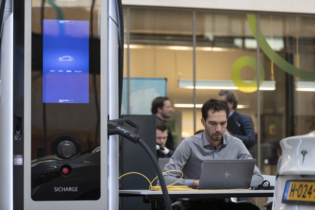 ElaadNL - Simultaan testen in het Elaad Testlab