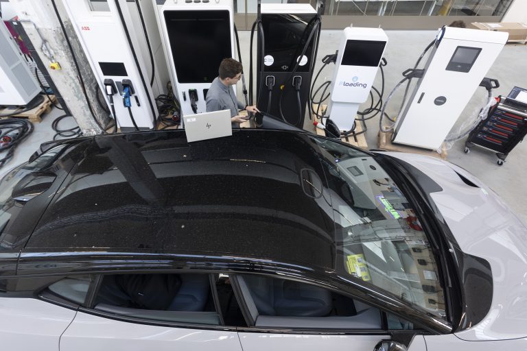 ElaadNL - Test van elektrische auto met snelladers