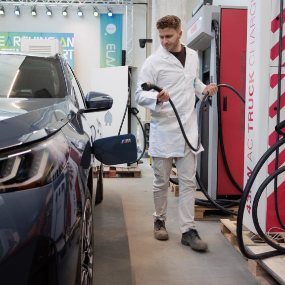 ElaadNL - Test van elektrische auto met snelladers