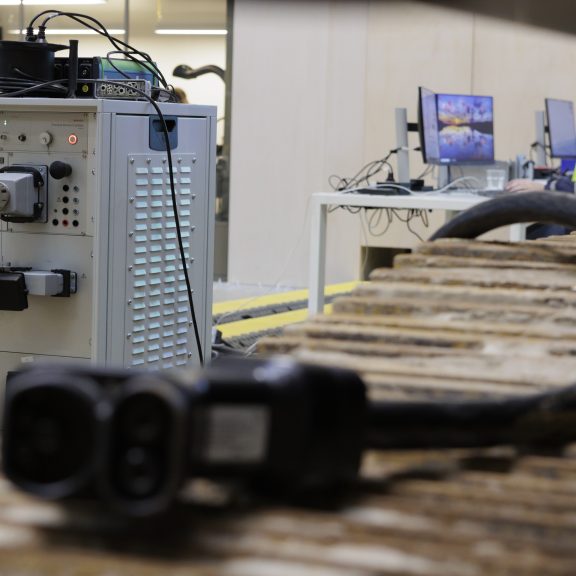 ElaadNL - Testopstelling in het Elaad Testlab