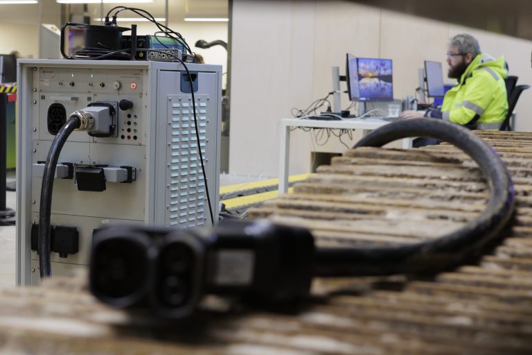 ElaadNL - Testopstelling in het Elaad Testlab