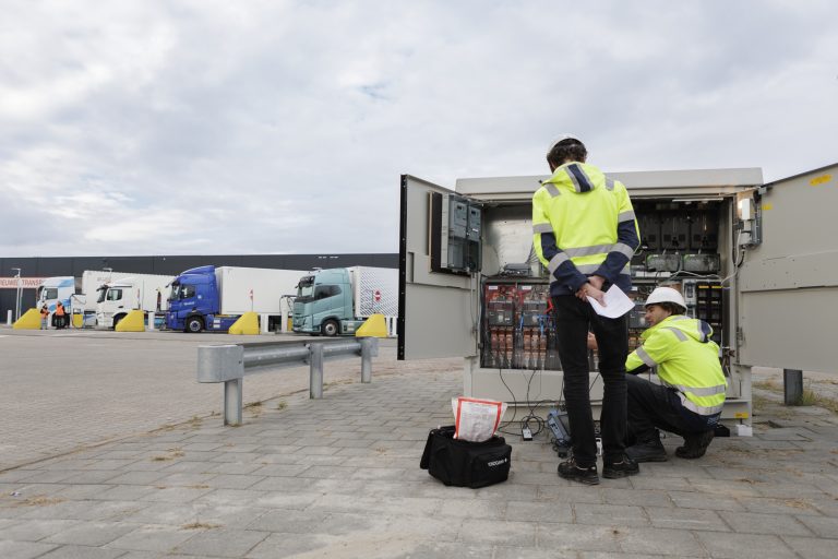 ElaadNL - Elektrische logistiek testen in stroomkast